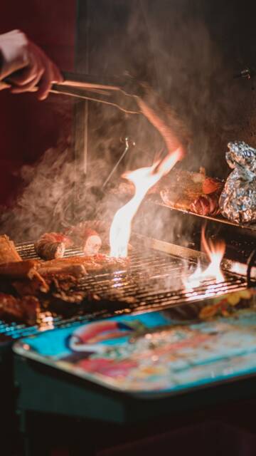 Są takie dni w pracy, które smakują trochę lepiej niż zwykle 🔥

Zespół Bims Plus najpierw działał na szkoleniu, a później przyszedł czas na coś, co lubimy najbardziej — wspólny grill i mecz Polska–Albania ⚽🇵🇱

My zadbaliśmy o to, żeby na stole było konkretnie:
🥩 grillowane mięsa
🥒 pierwsze w tym roku ogórki małosolne naszej roboty
🍢 nasze finger food, które znika w mgnieniu oka
🔥 i klimat, który robi robotę od pierwszych minut

Bo dobre jedzenie to nie tylko „coś do zjedzenia” — to część całej atmosfery.

Planujesz firmowe spotkanie, szkolenie albo integrację?
Zadbamy o tę część, którą wszyscy zapamiętają najlepiej 😉

📍 Białystok i całe Podlasie
📩 Napisz do nas: kontakt@wieszcojesz.com.pl
🪩 Odwiedź nas: www.wieszcojesz.com.pl

media production: @marathabitat